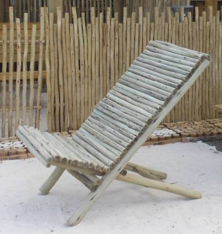 Fauteuil  palabres en rondins d'eucalyptus