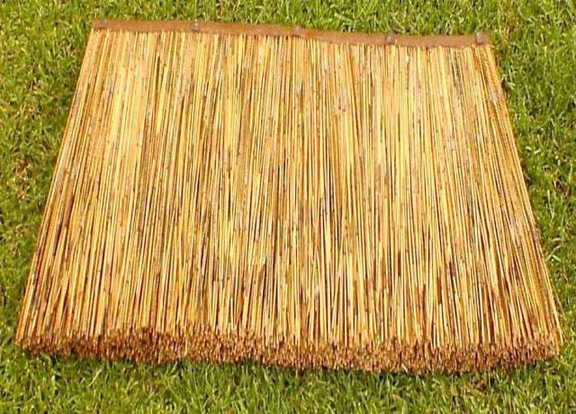 Carton de 4 tuiles longues de roseau naturel